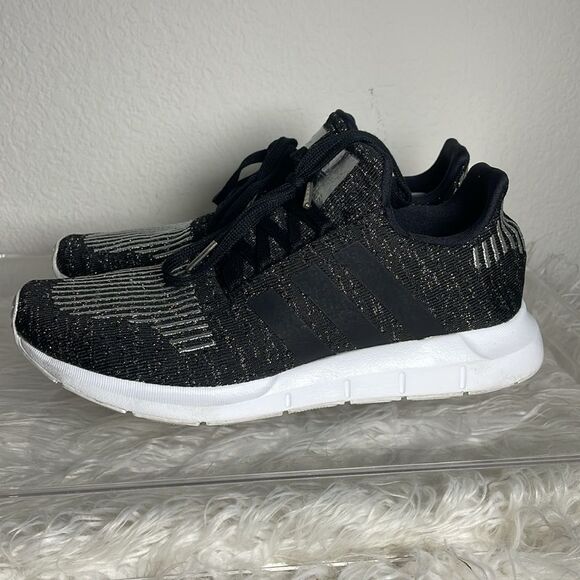Adidas Women's Swift Run Sneaker | Black/Silver Metallic | size 8.5 - Picture 4 of 10